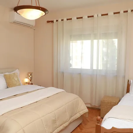 Fortuzi تيرانا