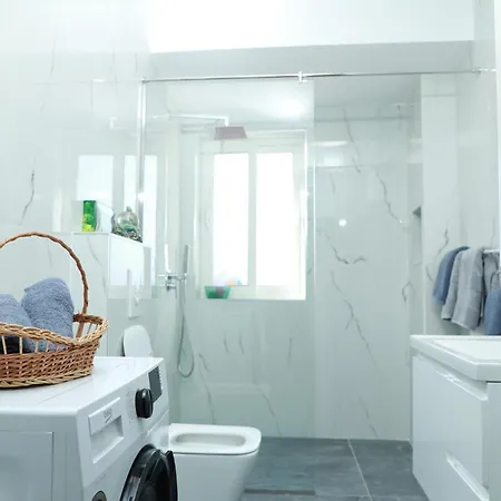 Fortuzi تيرانا