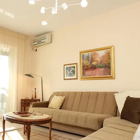 Fortuzi Apartamento *